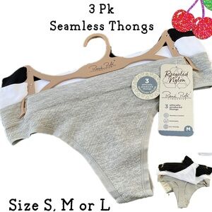 🌸3 Pair Seamless Thongs NWT